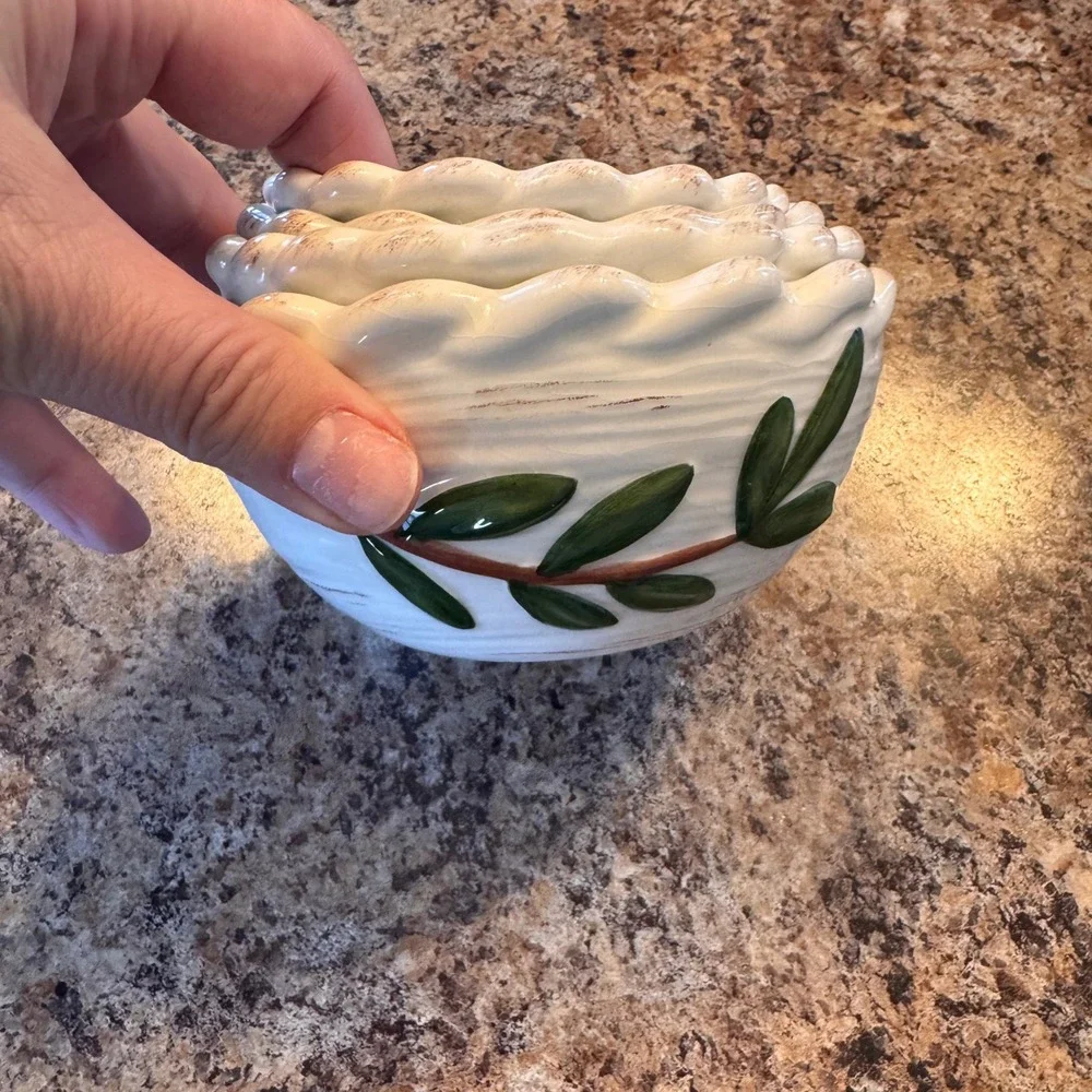 Set of 4 Ceramic Nesting Mixing Bowls Tuscan French Floral Design Scalloped Edge